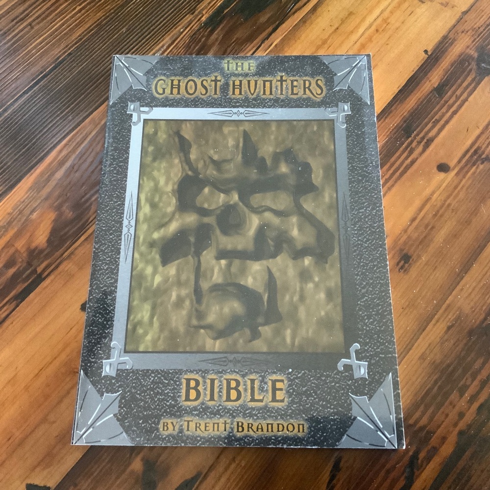 Book - The Ghost Hunters Bible